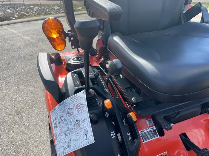 Kubota Bx2380 23Hp Hst Rops Tractor