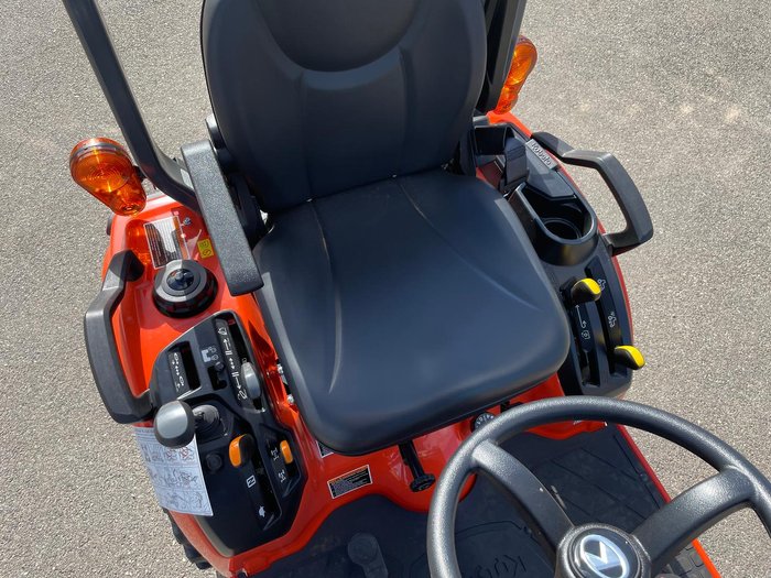 Kubota Bx2380 23Hp Hst Rops Tractor