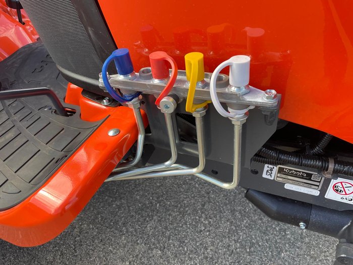 Kubota Bx2380 23Hp Hst Rops Tractor