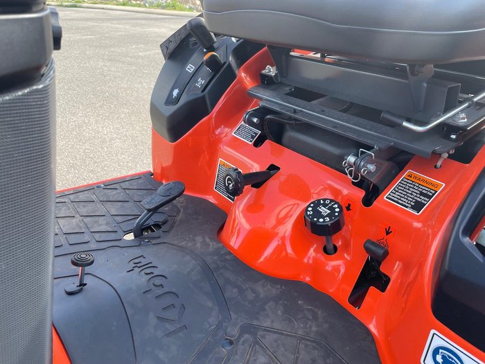 Kubota Bx2380 23Hp Hst Rops Tractor