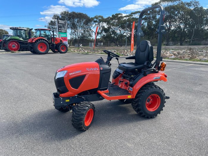 Kubota Bx2380 23Hp Hst Rops Tractor