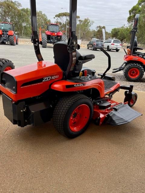 Kubota Zd1011 54" Deck 19Hp Diesel Zero Turn Mower 