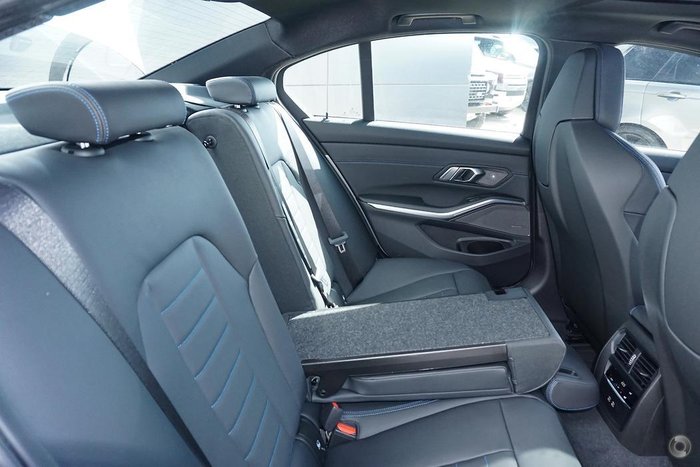 2023 BMW 3 Series 330i M Sport