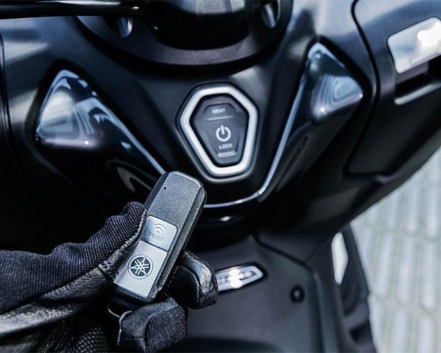 2024 Yamaha TMAX 560 TMax Blue