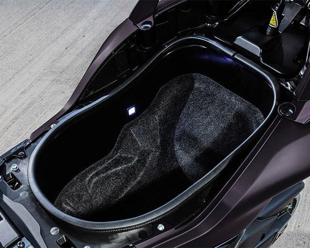 2024 Yamaha TMAX 560 TMax Blue