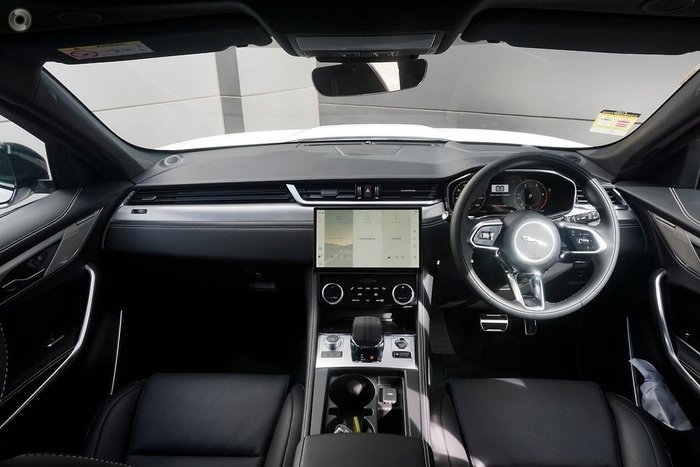 2024 Jaguar F-PACE D300 R-Dynamic SE
