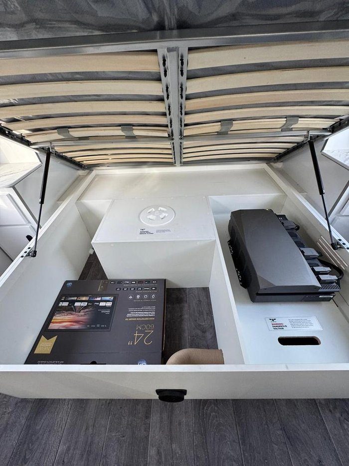 2025 JB Caravans Scoprion Sting 20'6 Rear Door