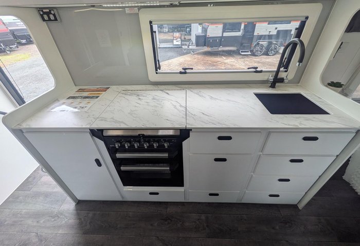 2025 JB Caravans Scorpion Sting (20'6)