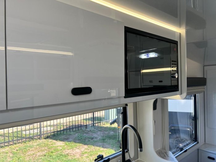 2025 JB Caravans Scorpion Sting 20'6