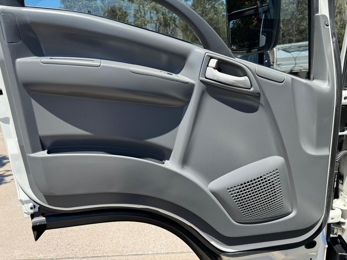 2014 Isuzu Nls 200 WHITE