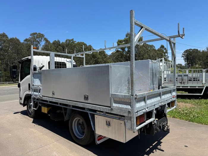 2014 Isuzu Nls 200 WHITE