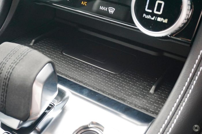 2024 Jaguar F-PACE D300 R-Dynamic SE