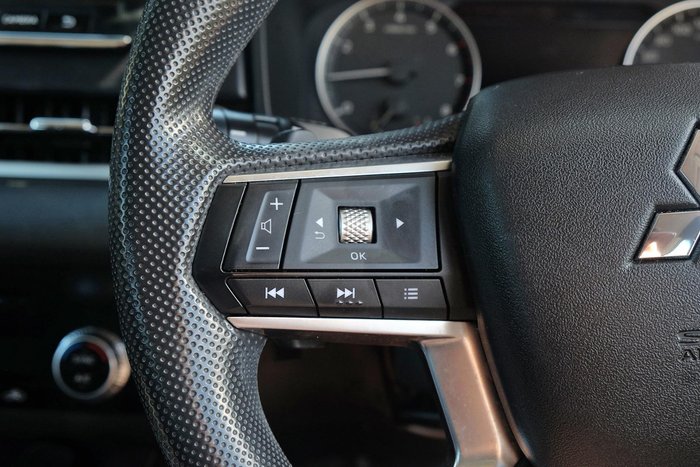 2022 Mitsubishi Outlander ES