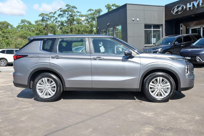 2022 Mitsubishi Outlander ES