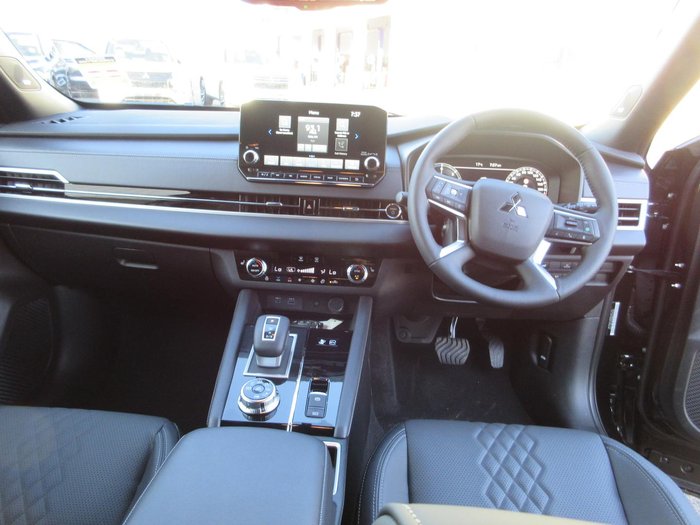 2024 Mitsubishi Outlander PHEV GSR