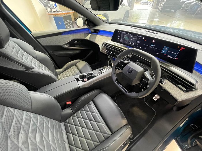 2025 Peugeot 3008 GT Premium Hybrid