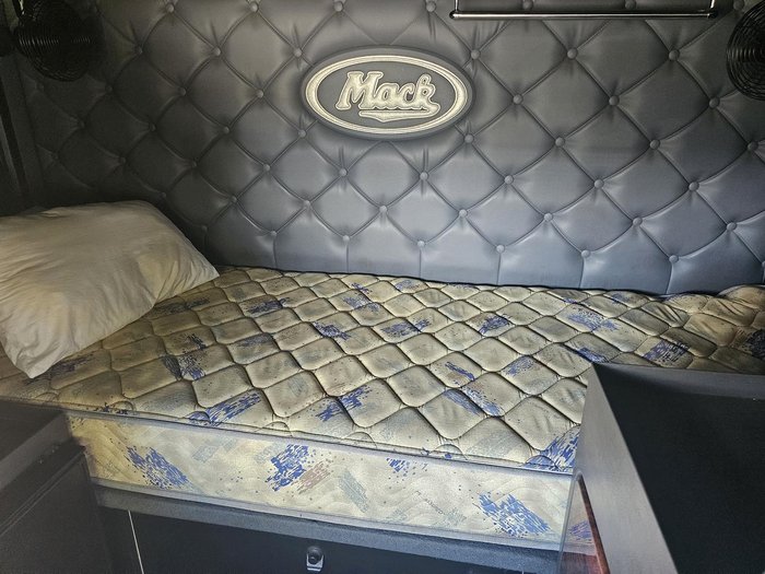 2017 Mack Clxt Superliner