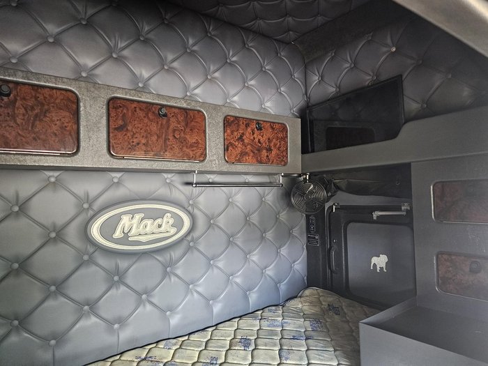 2017 Mack Clxt Superliner
