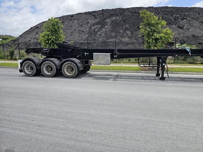2008 Moore 36 Hooklift Stable Tip Black