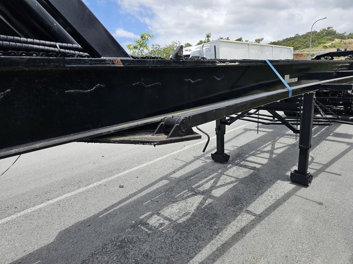 2008 Moore 36 Hooklift Stable Tip Black