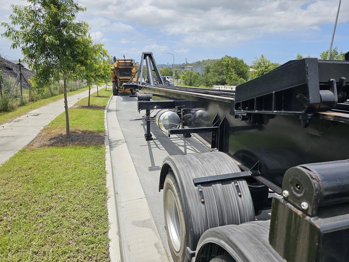 2008 Moore 36 Hooklift Stable Tip Black