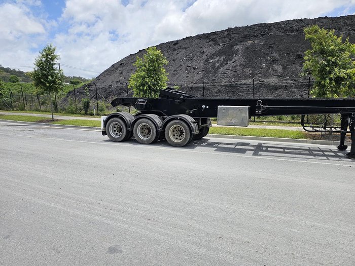 2008 Moore 36 Hooklift Stable Tip Black