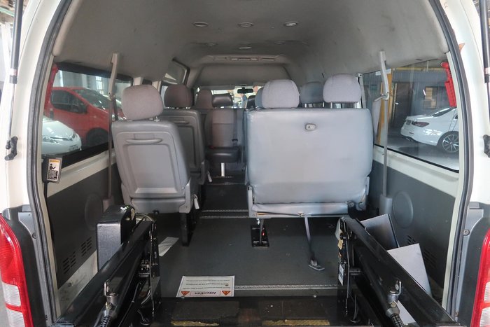 2006 Toyota Hiace Commuter TRH223R French Vanilla