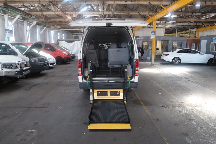 2006 Toyota Hiace Commuter TRH223R French Vanilla