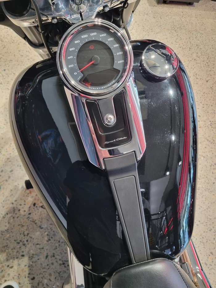 2022 Harley-Davidson Sport Glide 107 (FLSB) Softail Black