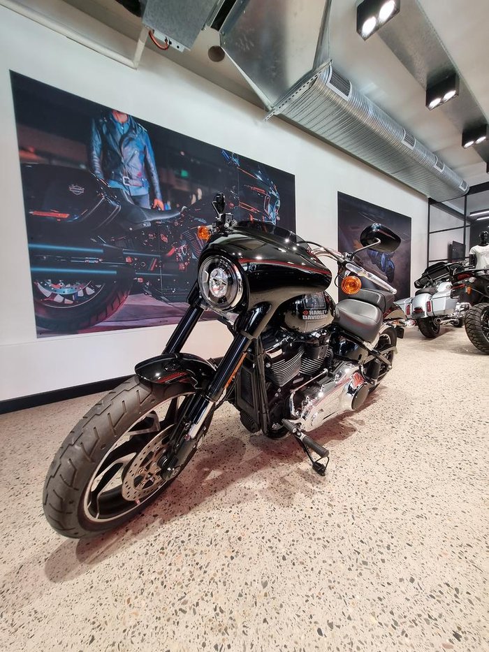 2022 Harley-Davidson Sport Glide 107 (FLSB) Softail Black