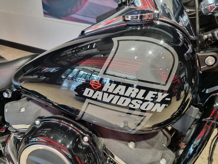 2022 Harley-Davidson Sport Glide 107 (FLSB) Softail Black