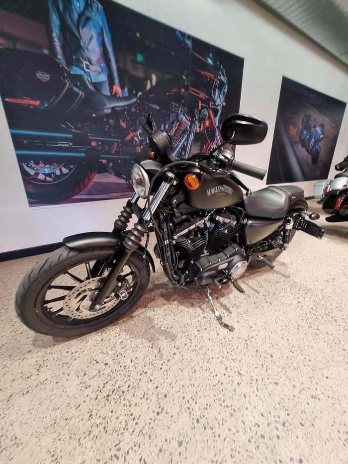2014 Harley-Davidson Iron 883 (XL883N) Sportster Black