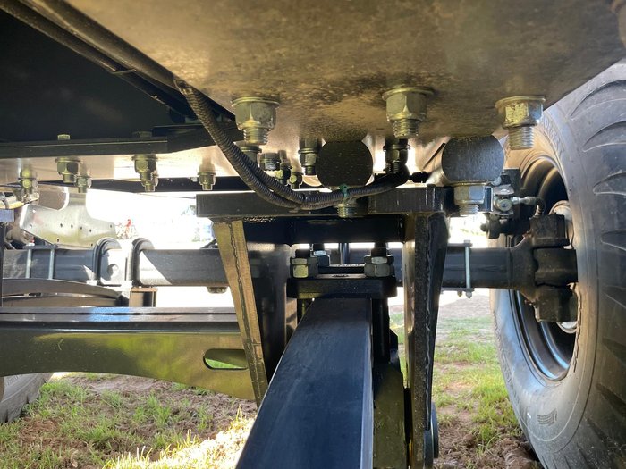 2025 Hansa T15 Tandem Axle Trailing Spreader 