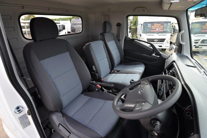 2025 HYUNDAI EX9 LWB WHITE