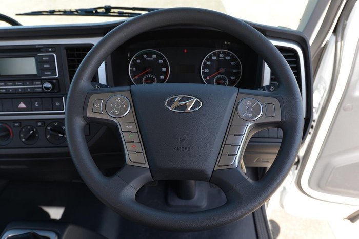 2025 HYUNDAI EX6 SWB WHITE