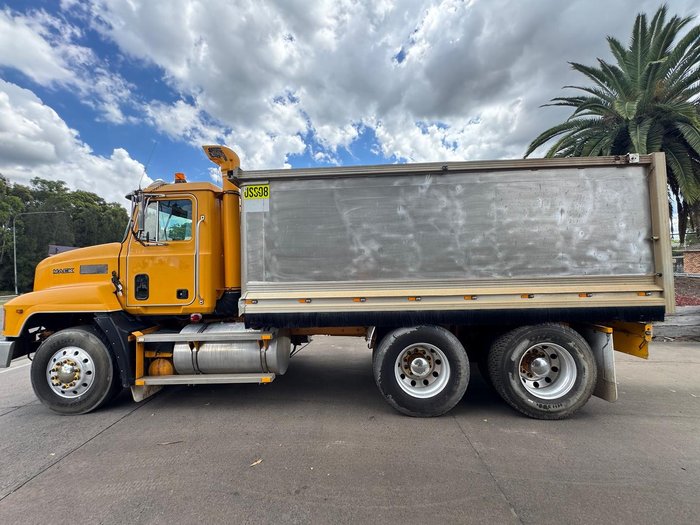 1998 Mack Ch YELLOW