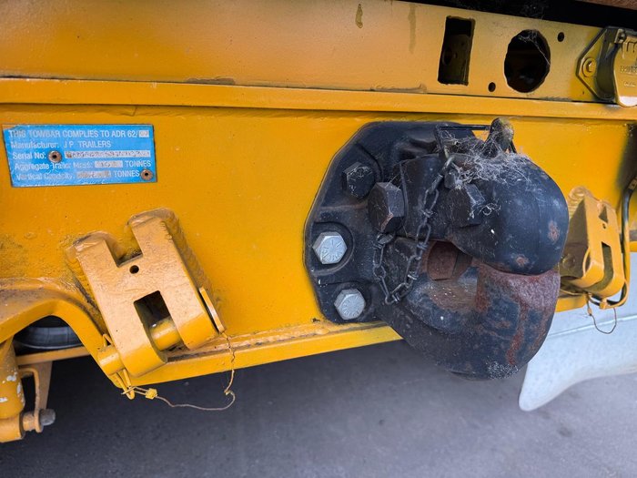 1998 Mack Ch YELLOW