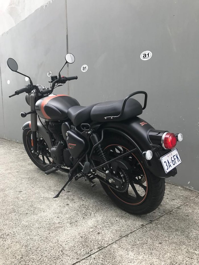 2025 Royal Enfield Classic 350 Dark