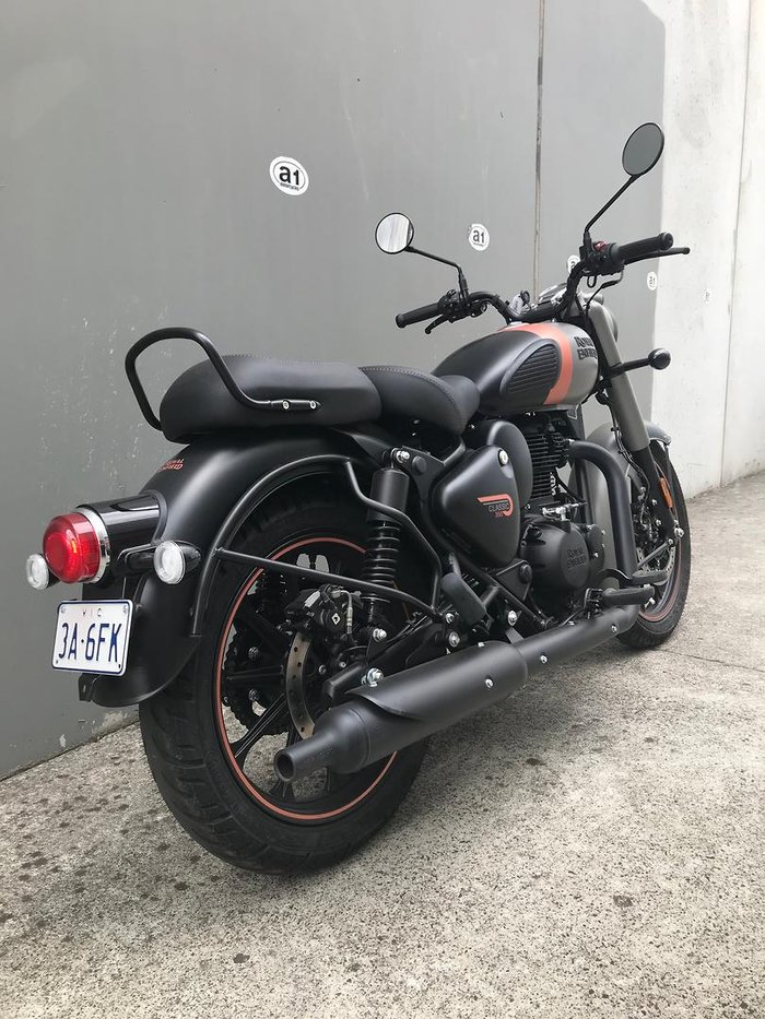 2025 Royal Enfield Classic 350 Dark