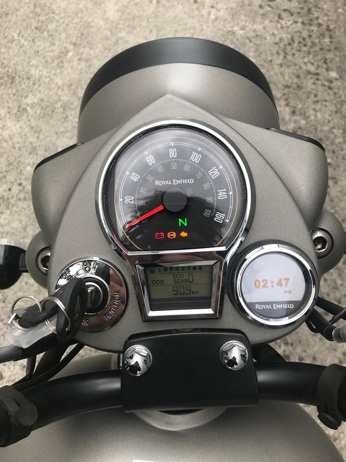2025 Royal Enfield Classic 350 Dark