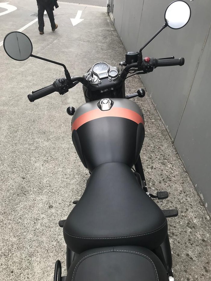 2025 Royal Enfield Classic 350 Dark