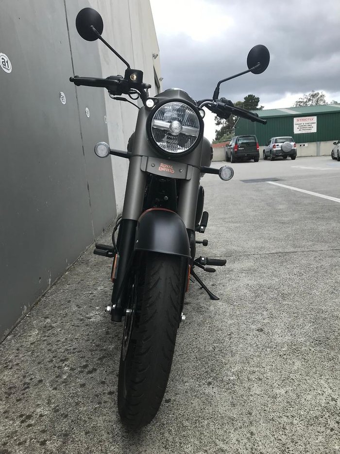 2025 Royal Enfield Classic 350 Dark