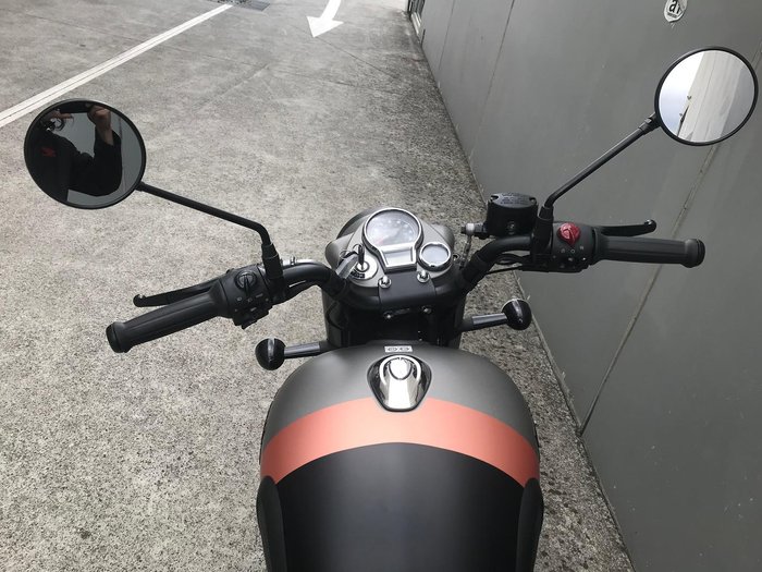 2025 Royal Enfield Classic 350 Dark