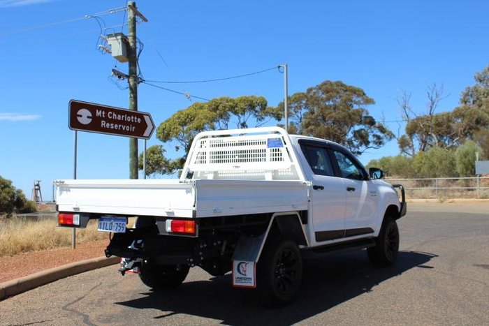2020 Toyota Hilux SR