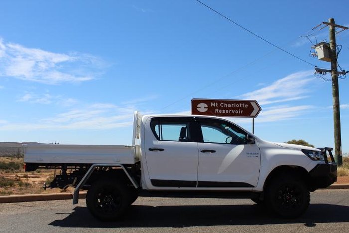 2020 Toyota Hilux SR