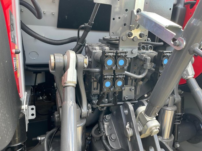 2026 MF 5S.135 Dyna-6 Efficient Tractor 135Hp