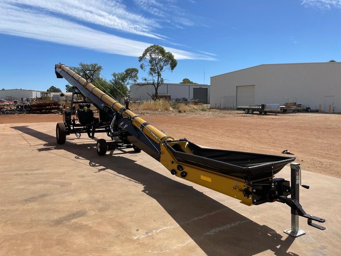 Convey-All 1658 TL Self Propelled Grain Conveyor