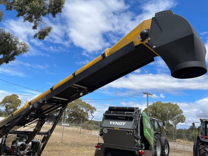 Convey-All 1658 TL Self Propelled Grain Conveyor