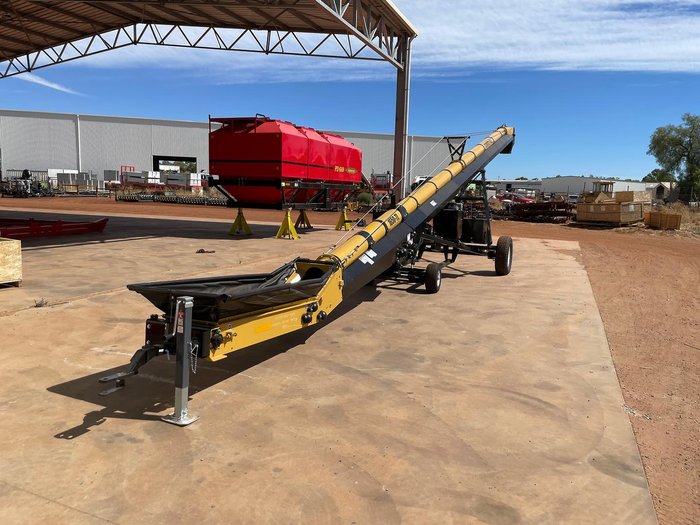 Convey-All 1658 TL Self Propelled Grain Conveyor