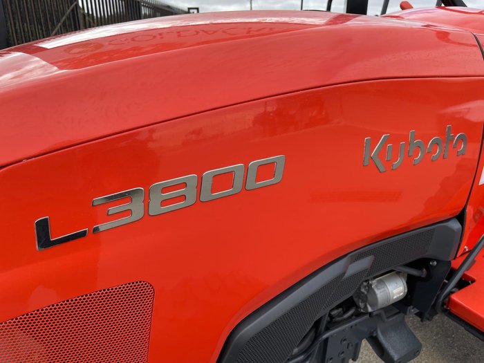 Kubota L3800hd 38Hp Rops Tractor And Front Loader Inc 66" Bucket